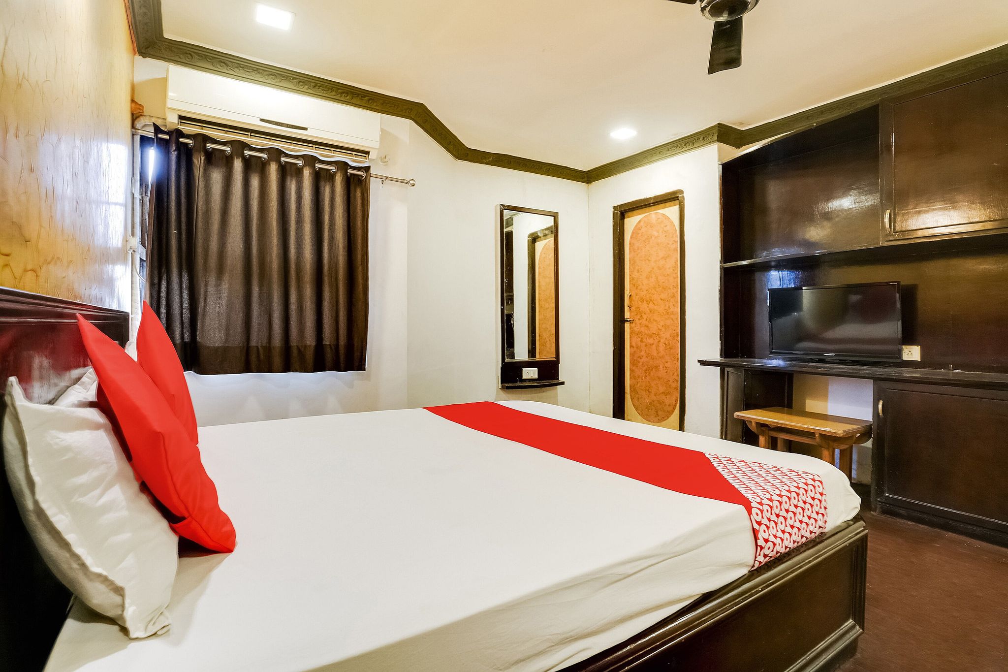 Collection O 2286 Hotel Bridge Classic 14