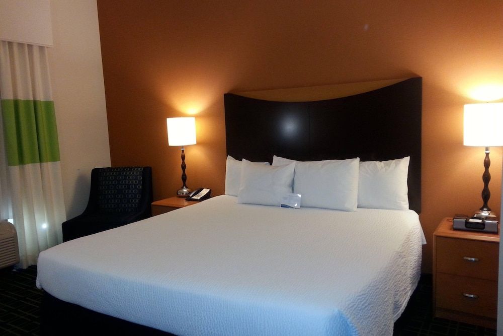 Room, 1 King Bed (Hearing Accessible)