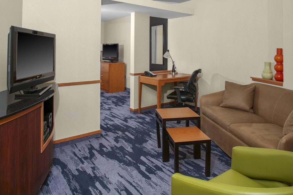Studio, 1 King Bed with Sofa bed (Mobility Accessible, Tub)