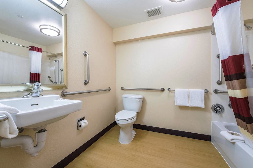 Superior Room, 1 King Bed, Accessible (Smoke Free)