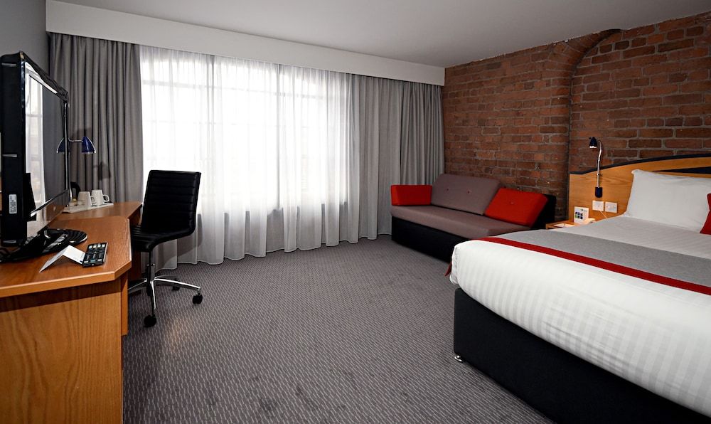 Holiday Inn Express Albert Dock by IHG Standard Room, 1 Double Bed (with Free Hot Breakfast) 7