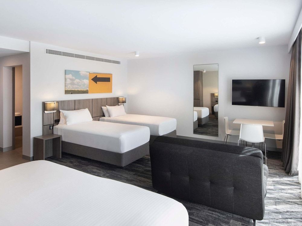 Family Room, Multiple Beds