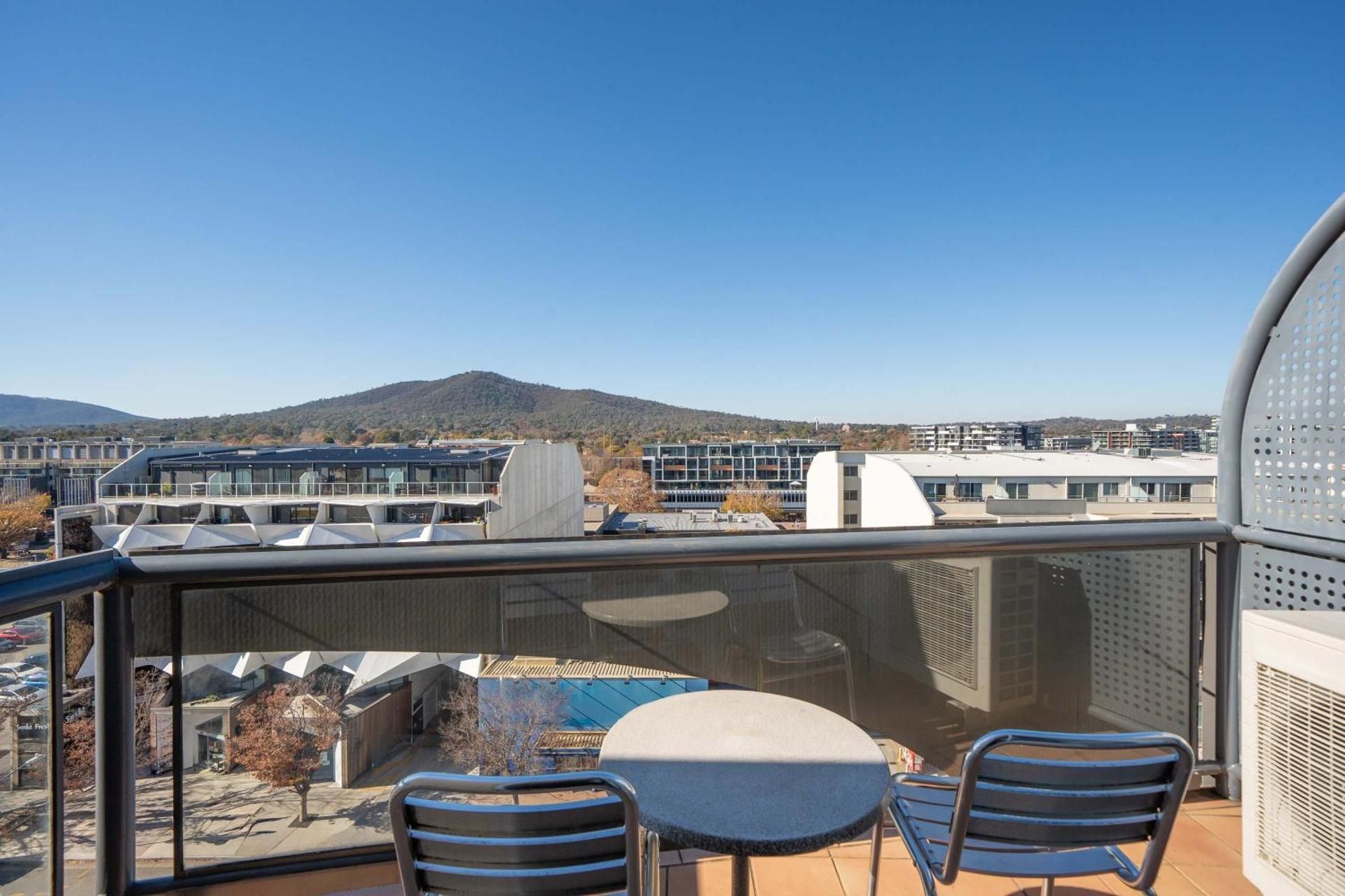 Mantra on Northbourne Canberra One-Bedroom Apartment with View 2
