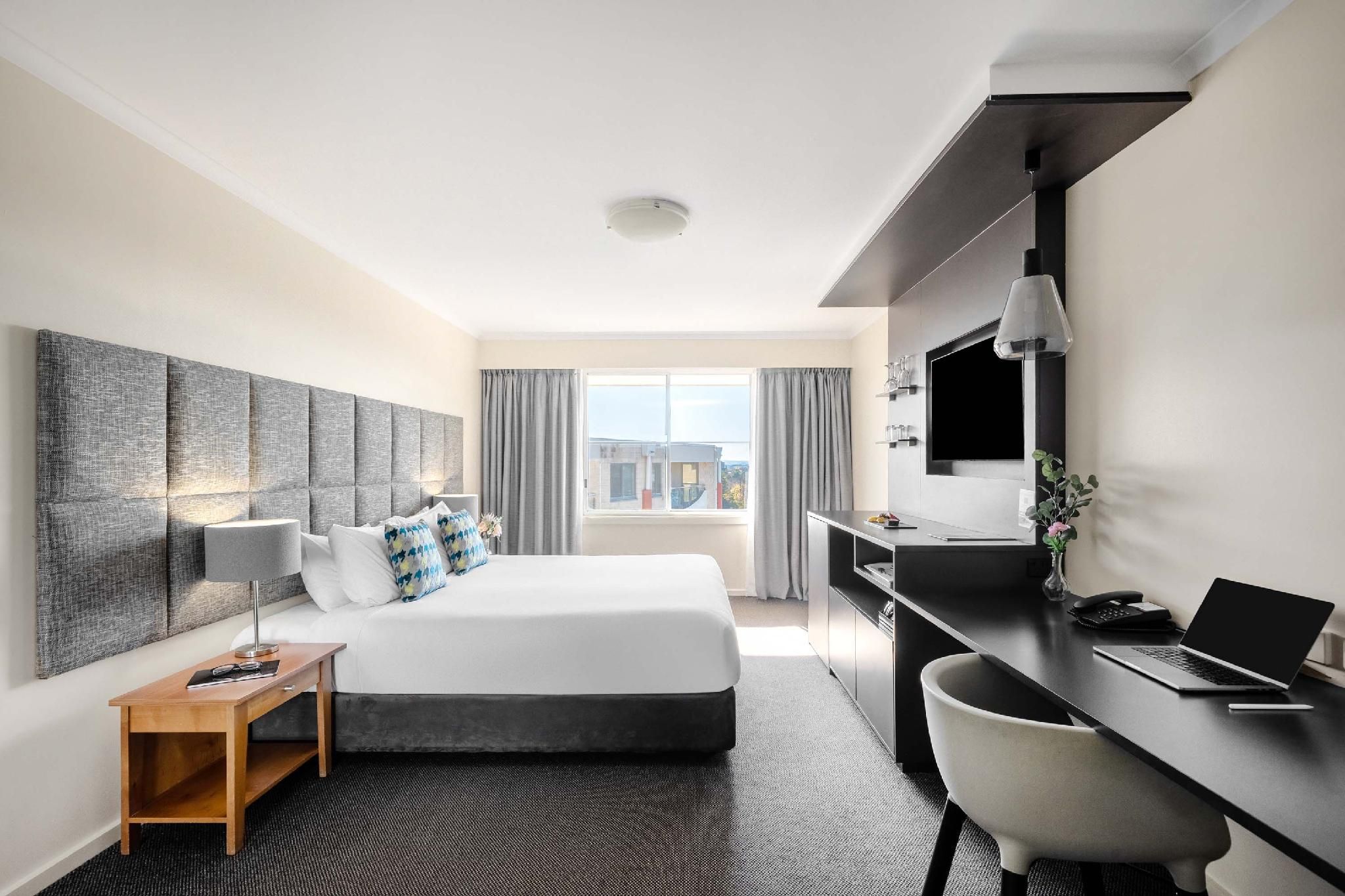 Mantra on Northbourne Canberra Hotel