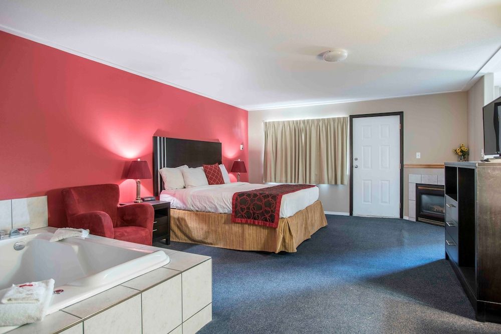 Suite, 1 King Bed, Non Smoking, Hot Tub