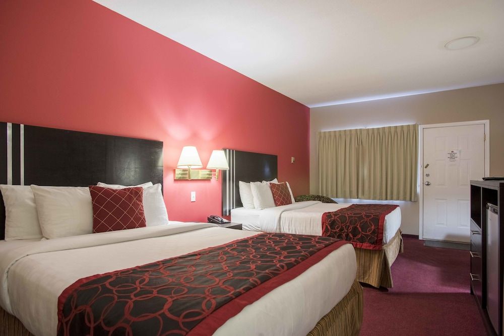 Room, 2 Queen Beds, Non Smoking, Kitchenette