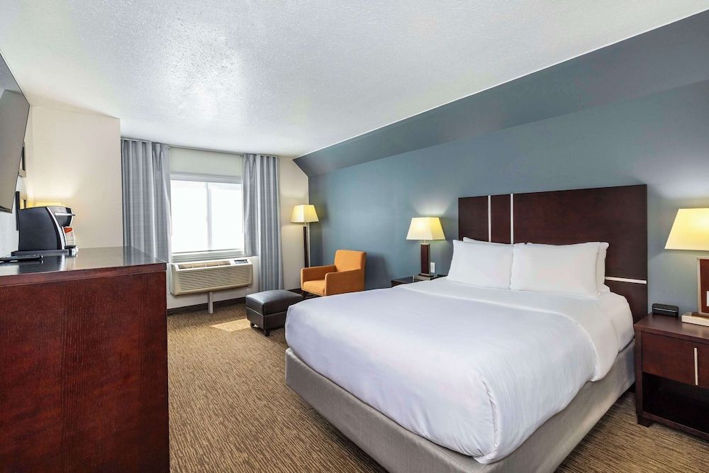 Business Room, 1 Queen Bed, Non Smoking