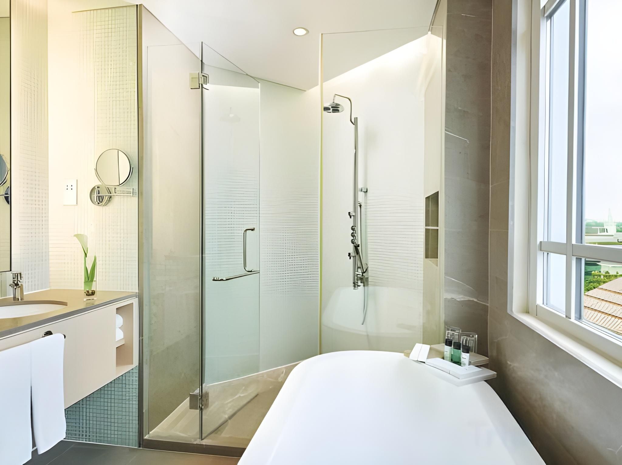 Junior Suite with Club Benefits