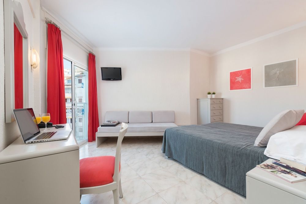 Triple Room, Balcony