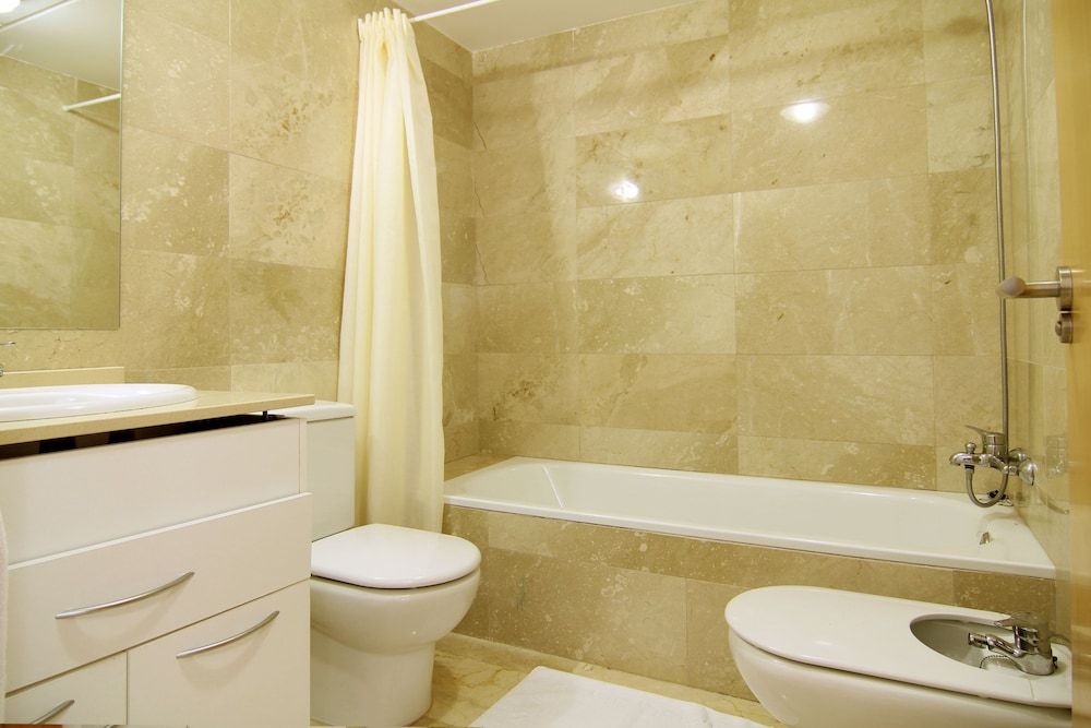 Pierre & Vacances Benidorm Horizon Apartment, 2 Bedrooms, Balcony 7