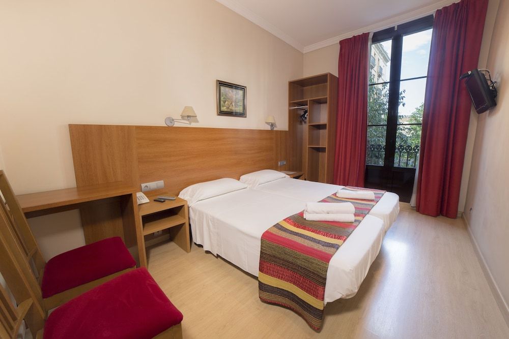 Ciudad Condal Superior Double Room 3