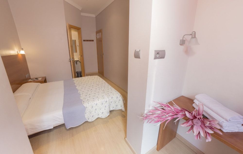 Ciudad Condal Superior Double Room 6