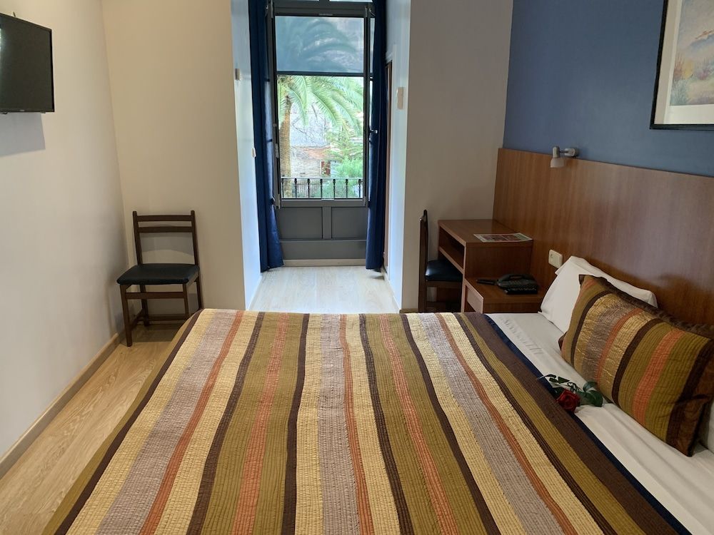 Ciudad Condal Superior Double Room 8