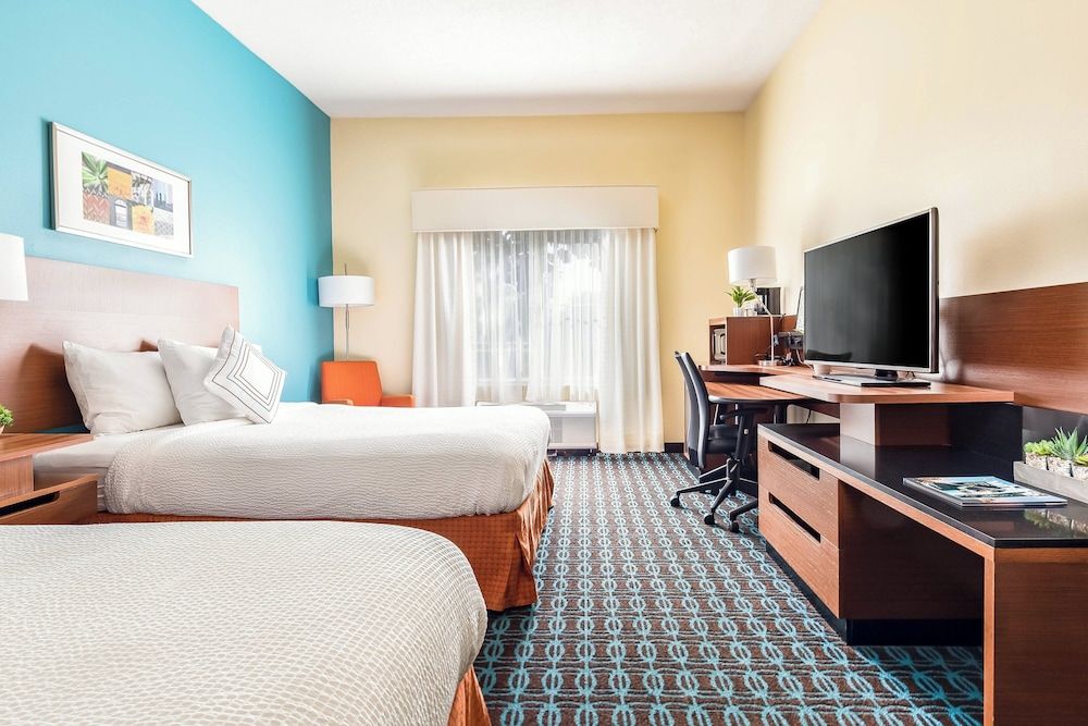 Room, 2 Queen Beds (Mobility Accessible, Roll-in Shower)