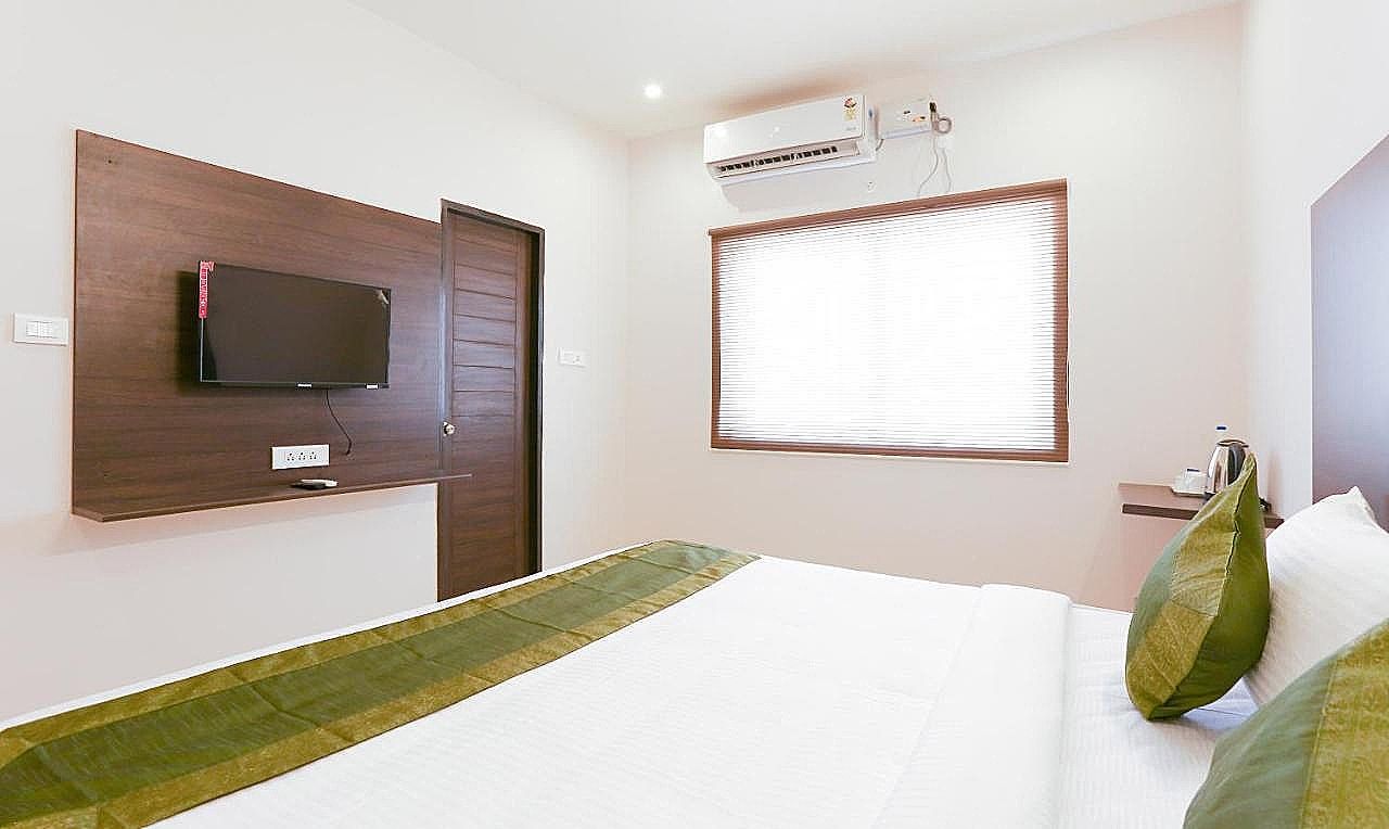 Treebo Hi Line Apartments Kalapatti Deluxe Double Room