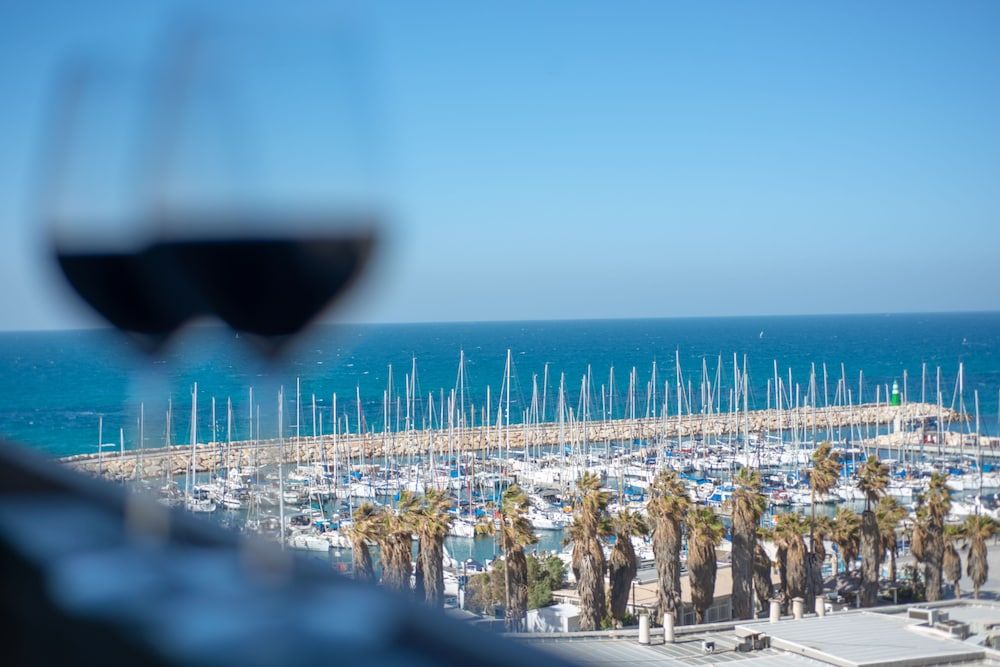 Herods Hotel Tel Aviv by the Beach Deluxe Room, Balcony 2