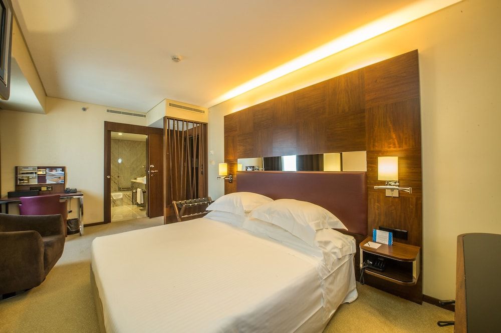 undefined Porto Palácio Hotel by The Editory 6