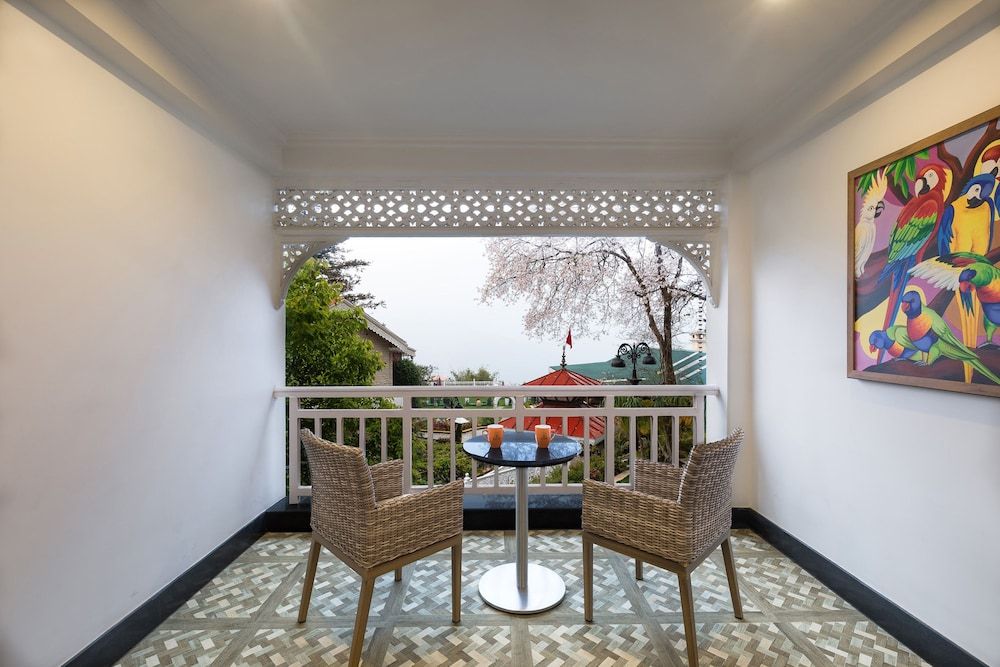 Deluxe Room ( Sunset View)