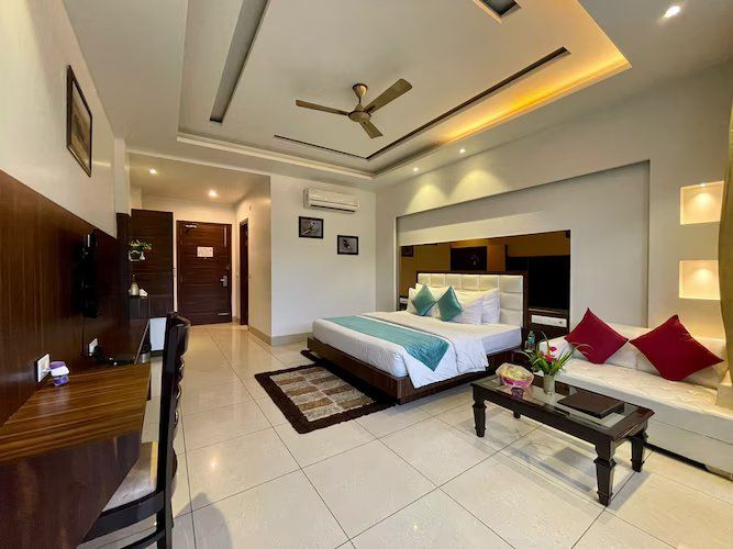 Winsome Resorts and Spa Premium Room