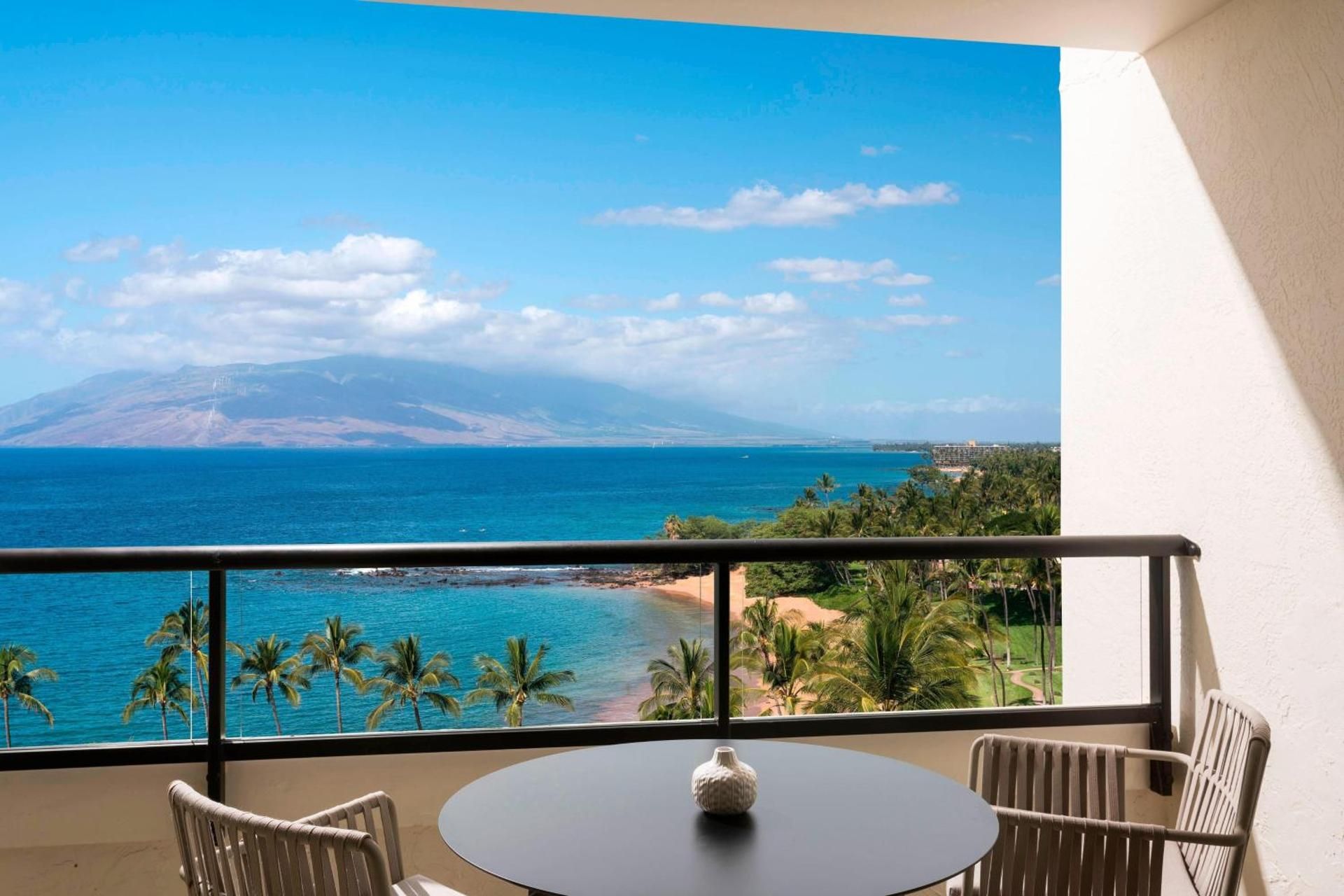 Ocean Suite, 1 Bedroom Suite, 1 King, Sofa bed, Balcony