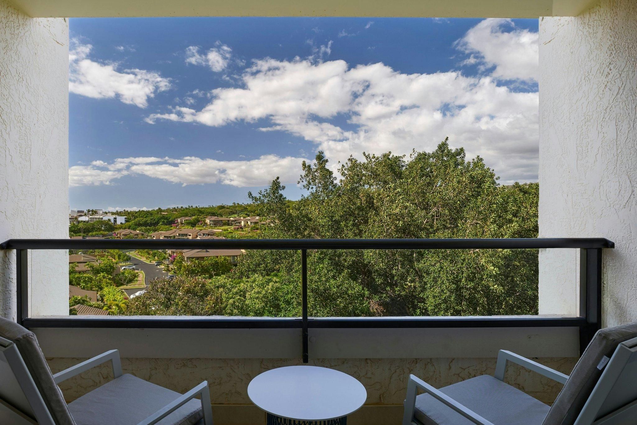 Garden Suite, 1 Bedroom Suite, 1 King, Sofa bed, Garden view, Balcony