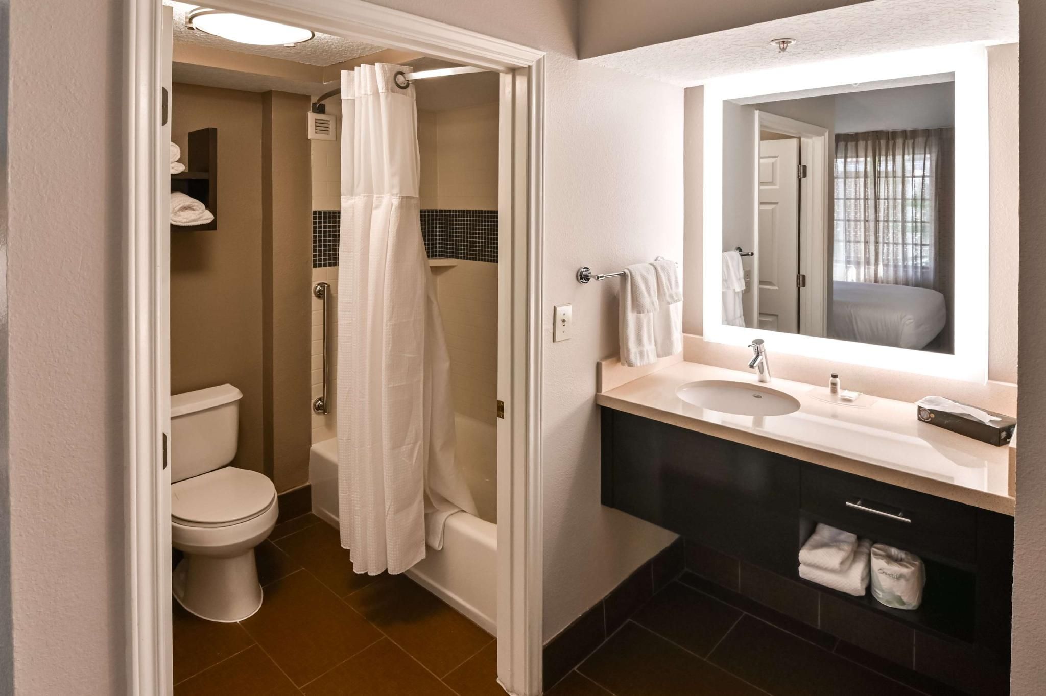 Mobility Accessible One Bedroom Suite Queen Bathtub