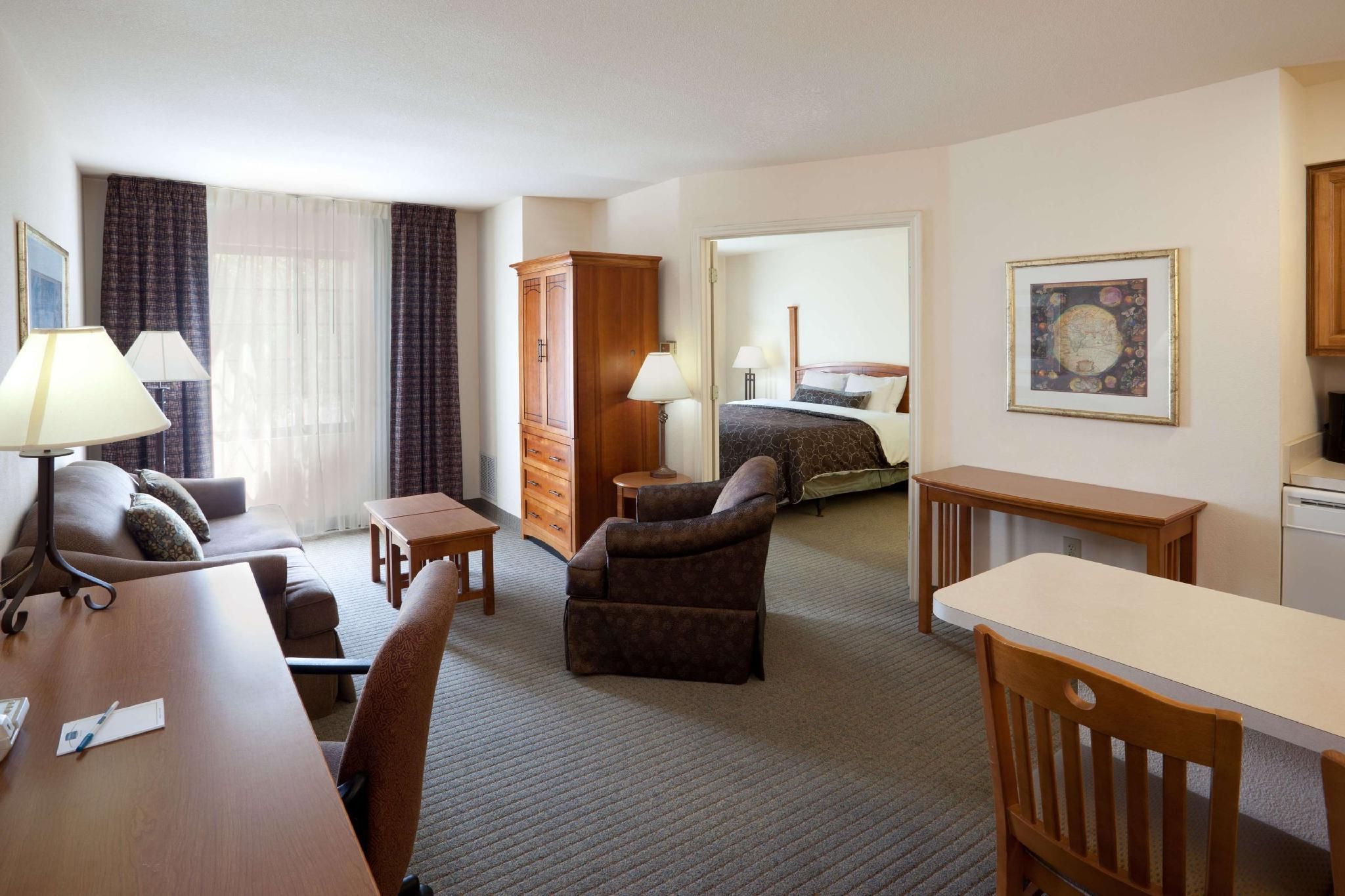 Mobility Accessible One Bedroom Suite Queen Bathtub