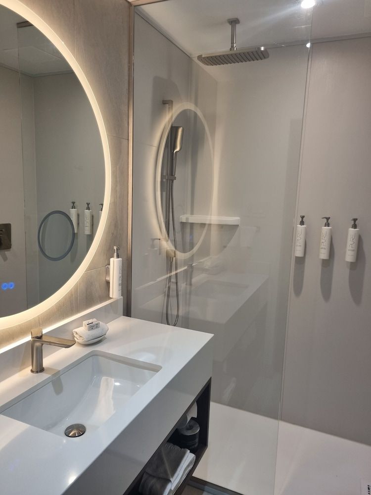 Armon Plaza Montreal Airport Standard Room, 2 Queen Beds 12