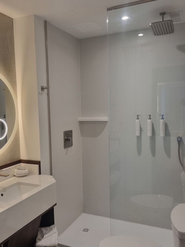 Armon Plaza Montreal Airport Standard Room, 2 Queen Beds 14