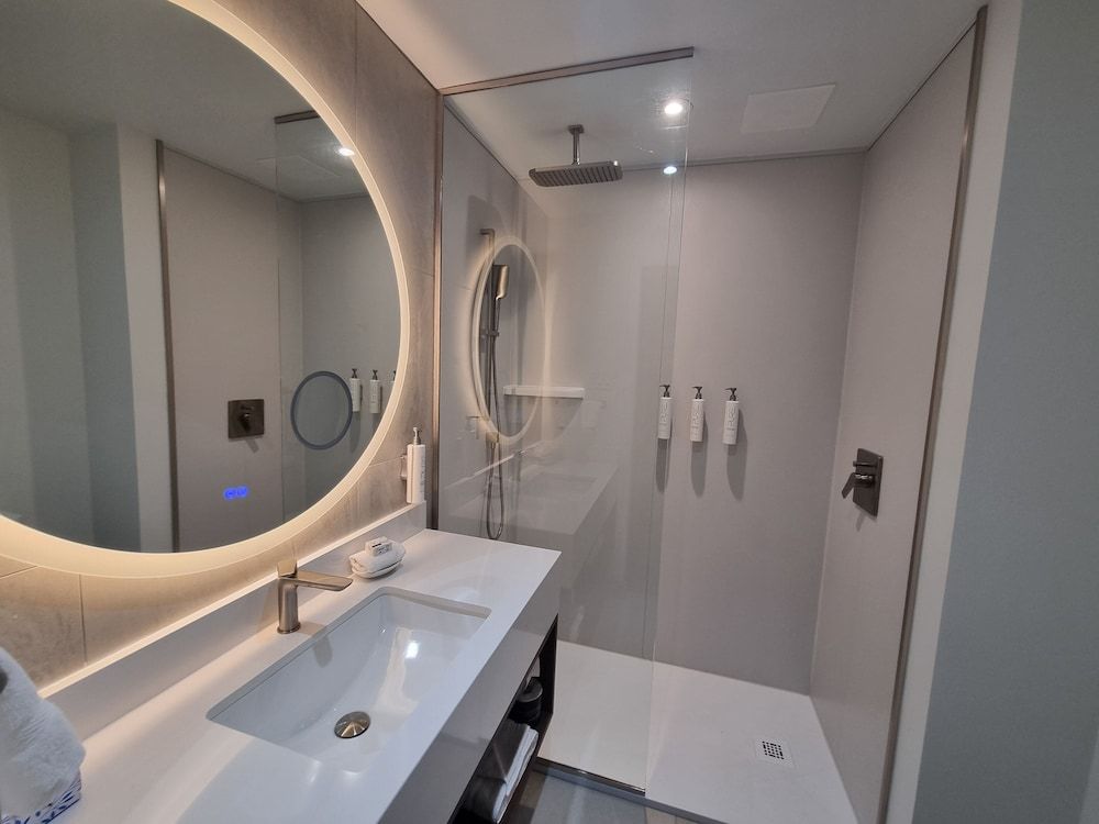 Armon Plaza Montreal Airport Standard Room, 2 Queen Beds 13