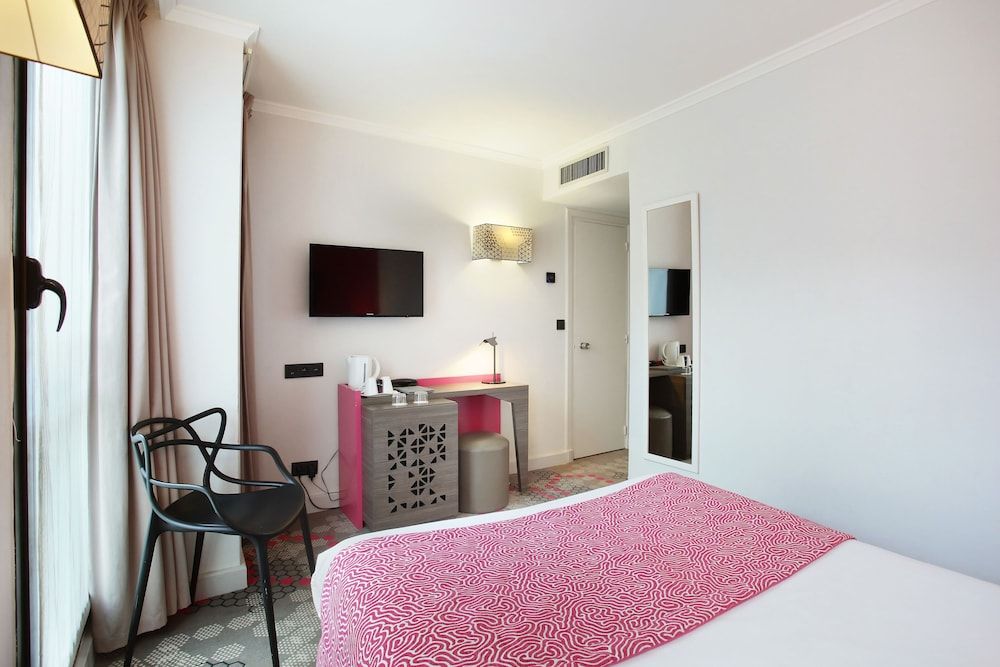 undefined Hotel Eiffel Capitol 5