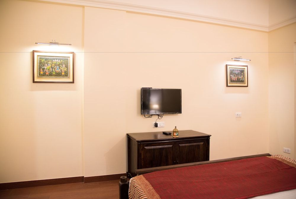WelcomHeritage Ranthambore Mount Valley Resort Deluxe Room 12