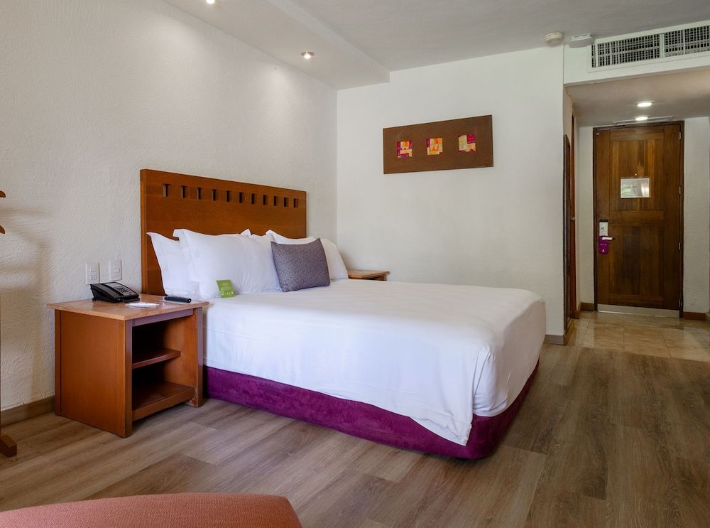 Camino Real Guadalajara Deluxe King