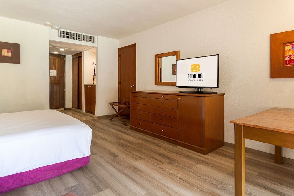 Camino Real Guadalajara Deluxe King 3