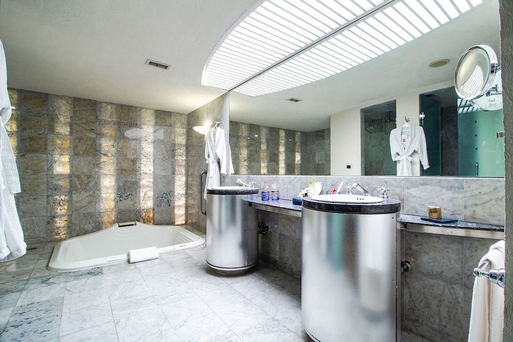 Camino Real Guadalajara Suite Camichin 6