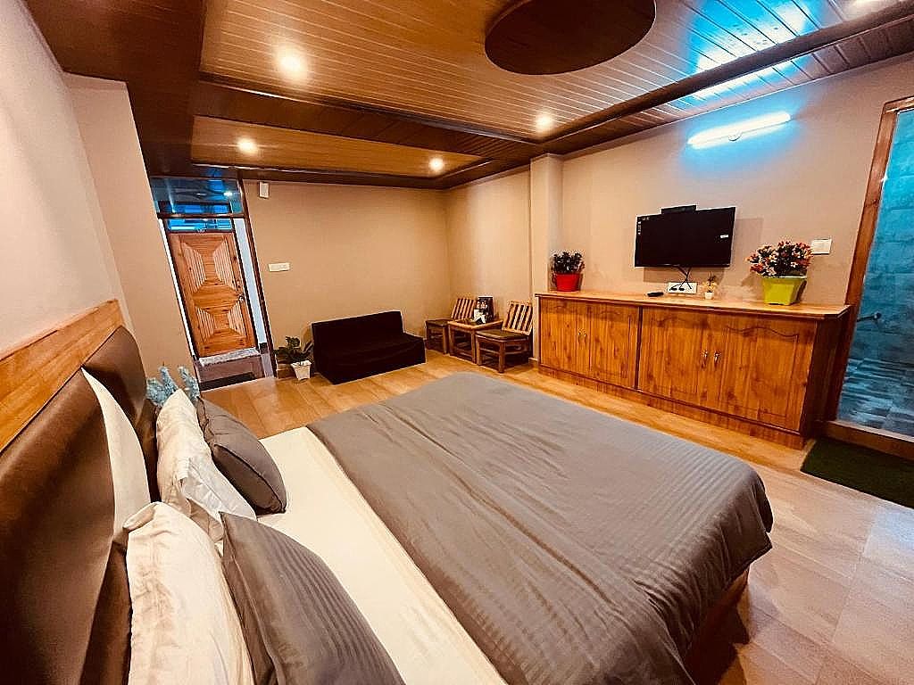 Deluxe Room with Balcony