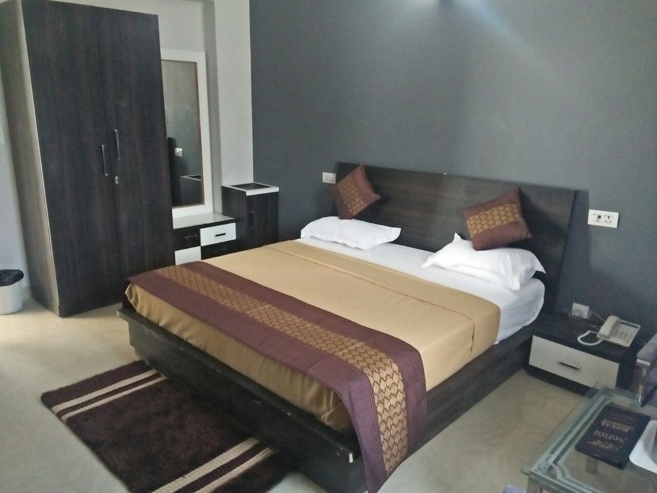 Royal Residency Royal Room without balcony 4