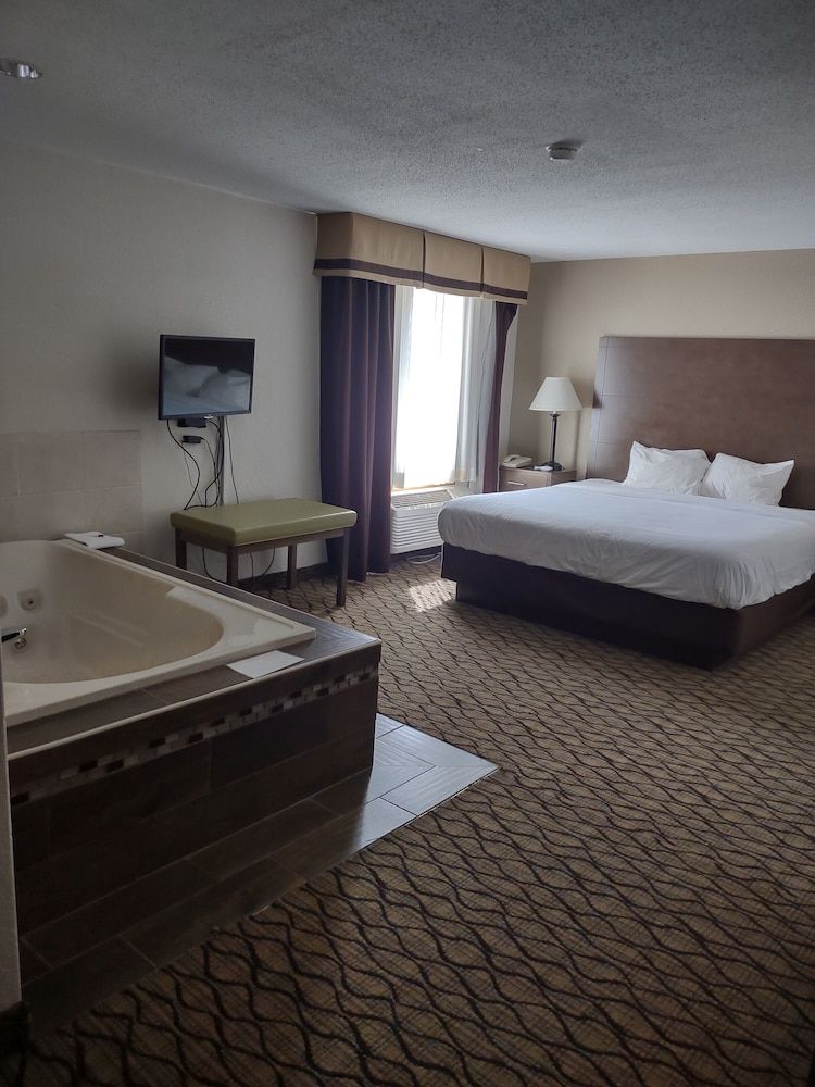 Deluxe Studio Suite, 1 King Bed, Non Smoking