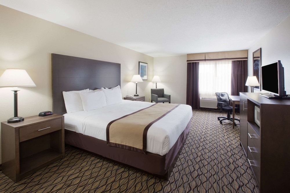 Room, 1 King Bed, Non Smoking