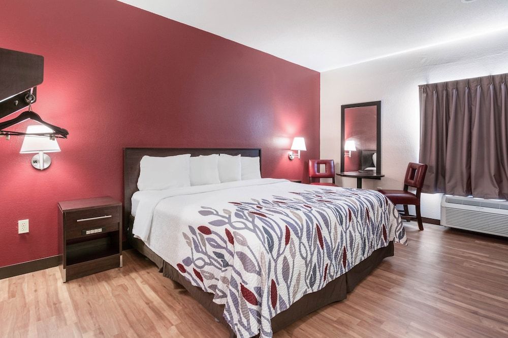 Superior Room, 1 King Bed, Accessible, Non Smoking (Roll-In Shower)