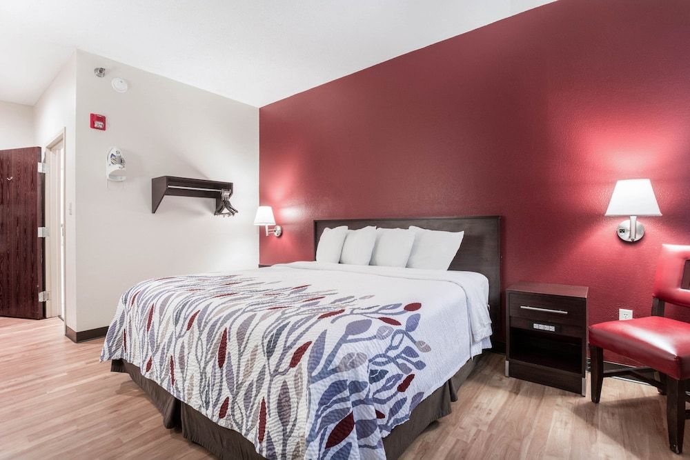 Superior Room, 1 King Bed, Accessible, Non Smoking (Roll-In Shower)