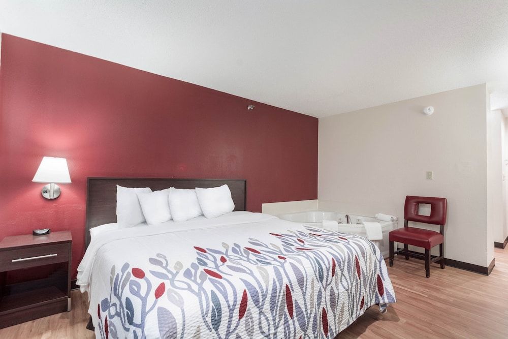 Suite, 1 King Bed, Non Smoking, Jetted Tub