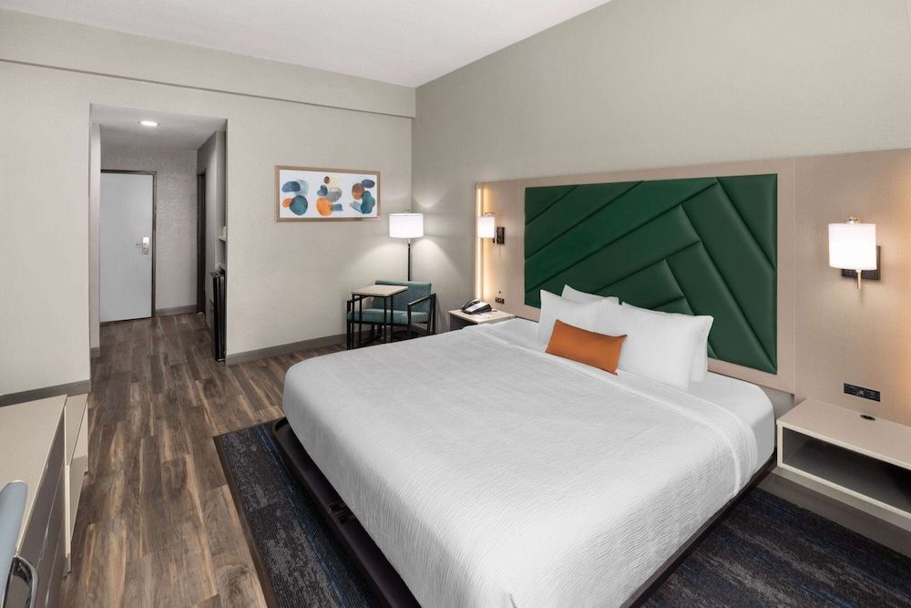 Standard Room, 1 King Bed, Accessible