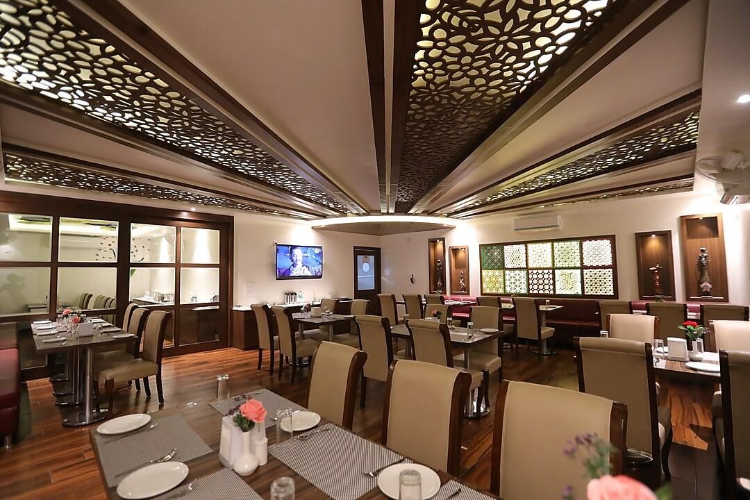 Food & Dining