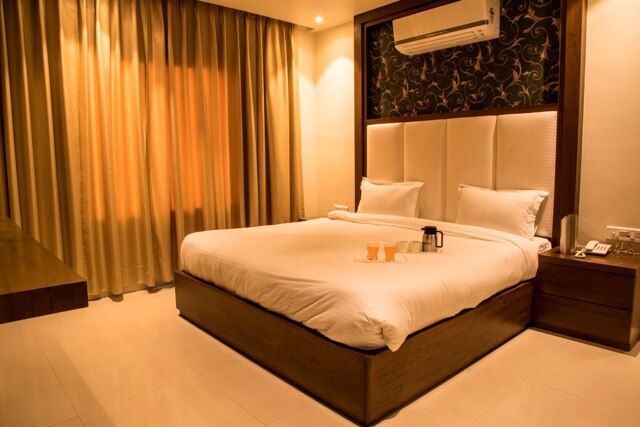 Pavna Palace Club Room