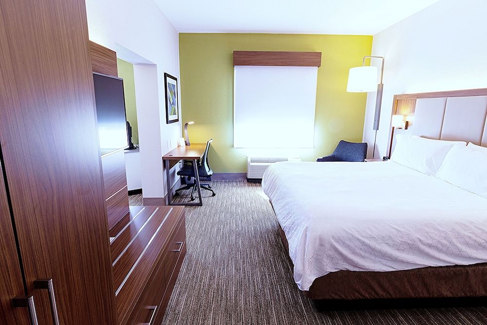Standard Room, 1 King Bed