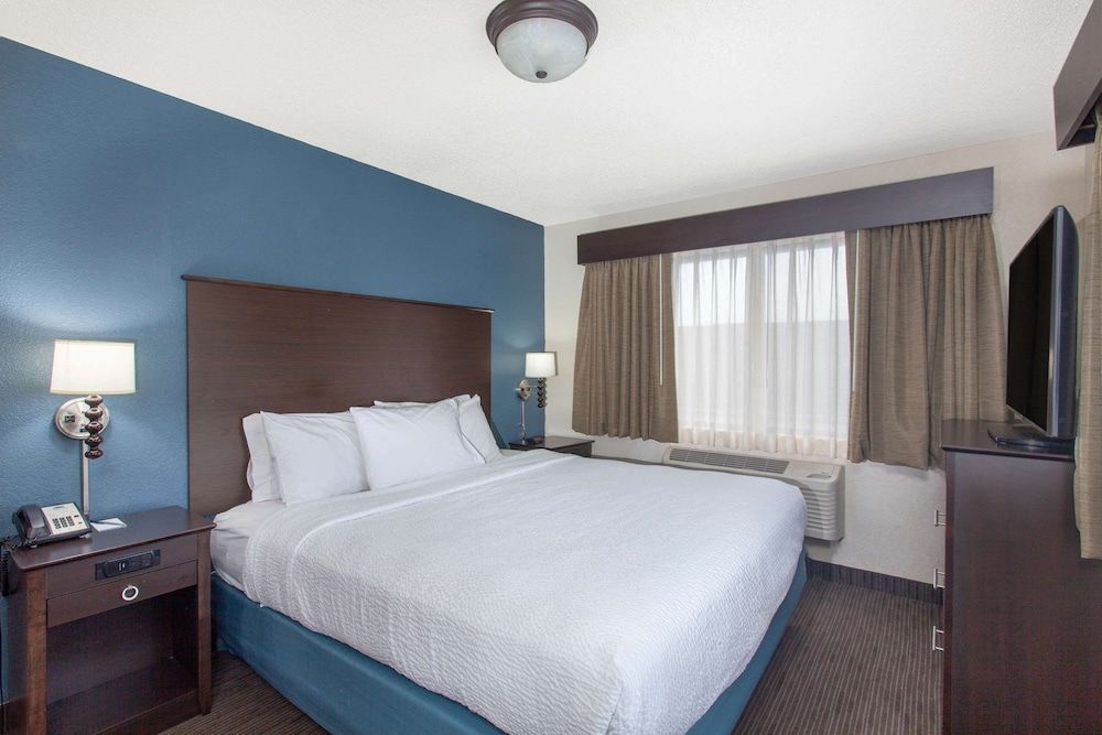 Room, 1 King Bed, Non Smoking (Efficiency)