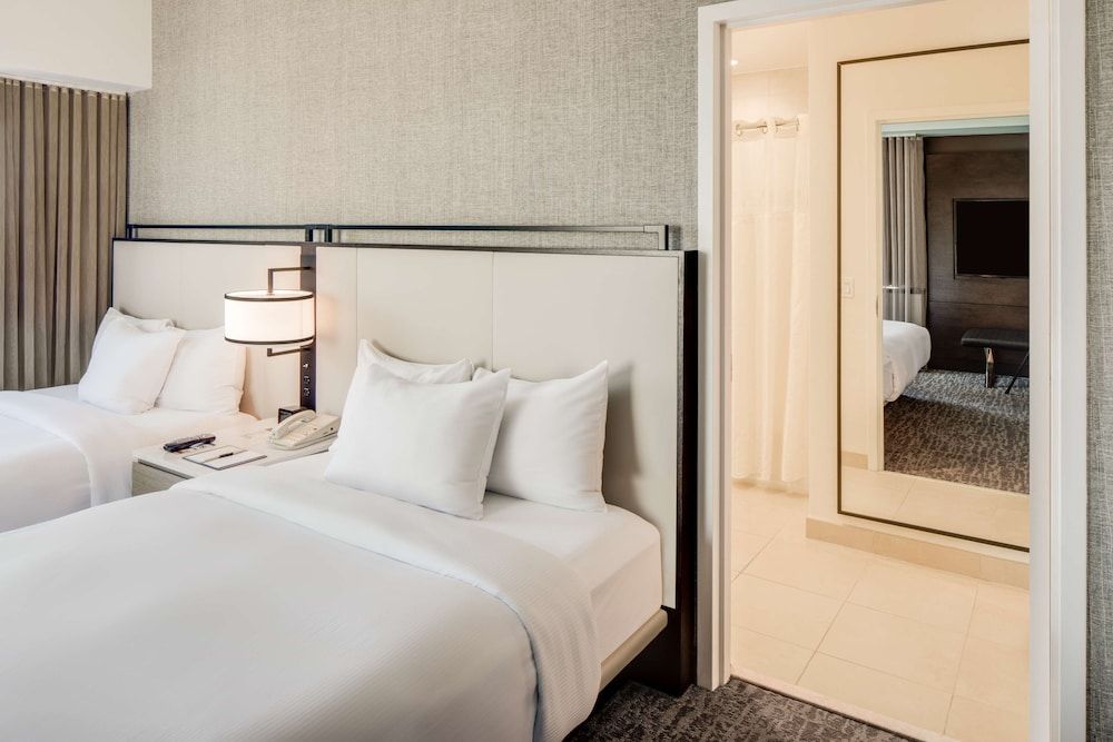 Premier Suite, 2 Double Beds, City View