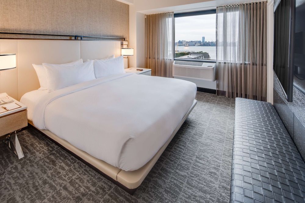 King, Junior Suite, City View