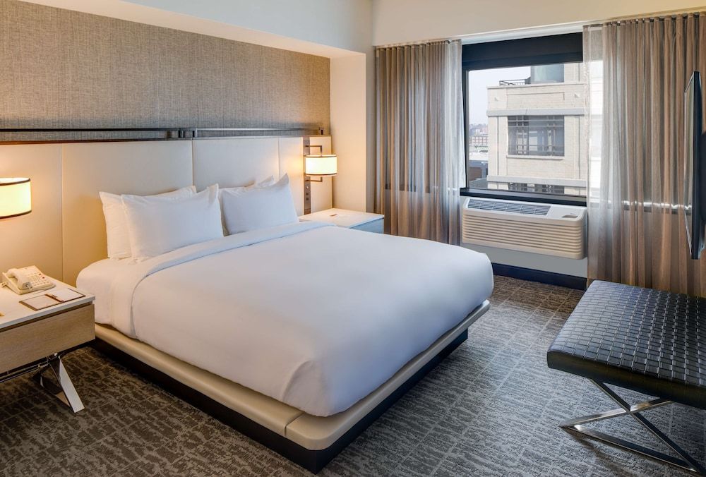 Junior Suite, 1 King Bed